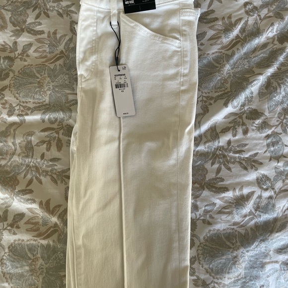 Express skyscraper mid rise, white jeans. - Picture 6 of 7